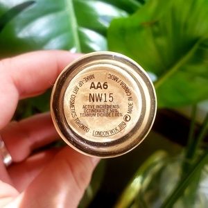 MAC Cosmetics Makeup - MAC Studio Fix Fluid SPF 15 NW 15 MAC Cosmetics Makeup - MAC Studio Fix Fluid SPF 15 NW 15